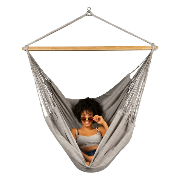 comfort-zunanji-viseci-stol-domingo-almond-la-siesta-4373-1 da ne samo udobno sedite