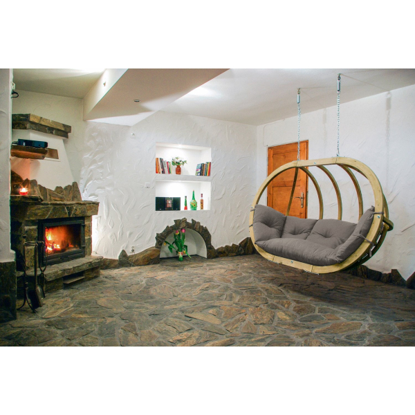 dvojni-leseni-viseci-stol-globo-royal-taupe-amazonas-5382-2 za popolno sproščanje in