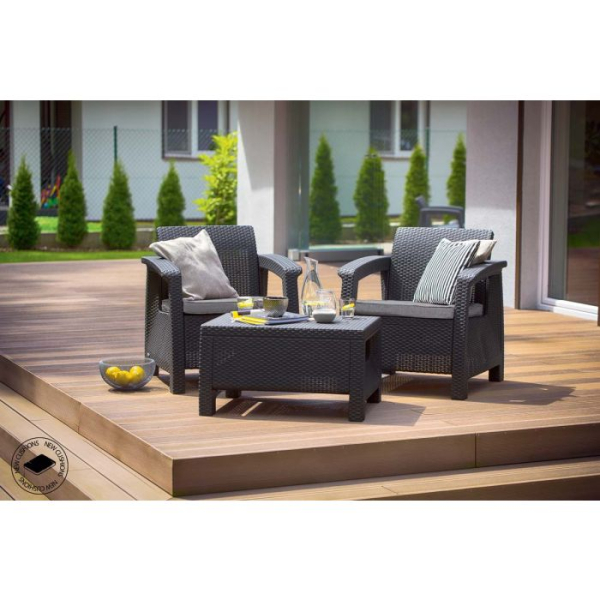 garnitura-umetni-ratan-keter-corfu-weekend-antracit-3189495-2 udobje in ergonomski dizajn zagotavljajo prijetno sprostitev na prostem. Enostavna