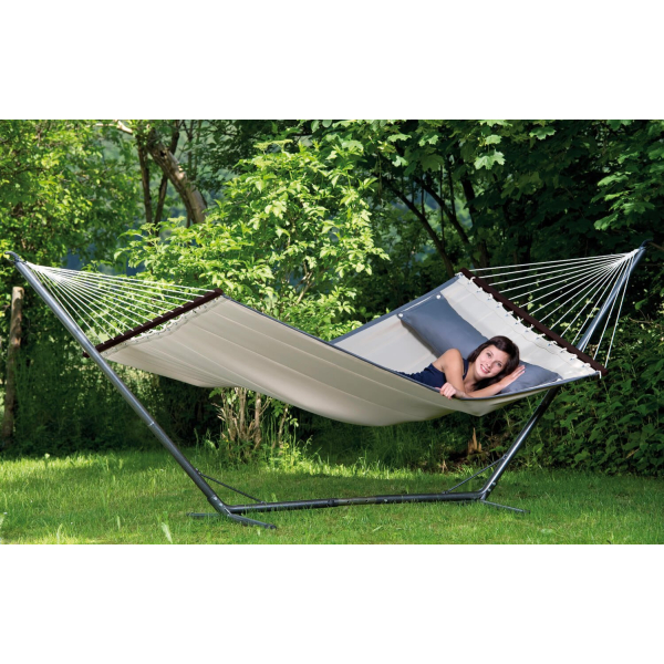 podlozena-viseca-mreza-american-dream-sand-2435-1 ki izhaja iz ZDA. Poleg mreže pride še praktična prenosna torba v katero enostavno pospravite visečo