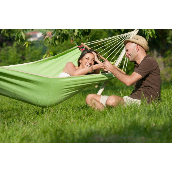 zunanja-viseca-mreza-z-robnimi-palicami-fruta-kiwi-911-1 igriva in vodoodporna! Primerna za zunanjo uporabo.