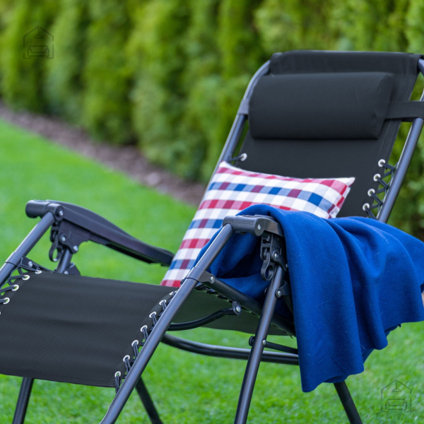 vrtni-lezalnik-delux-crn-trianova-63155-2 Barva: črna