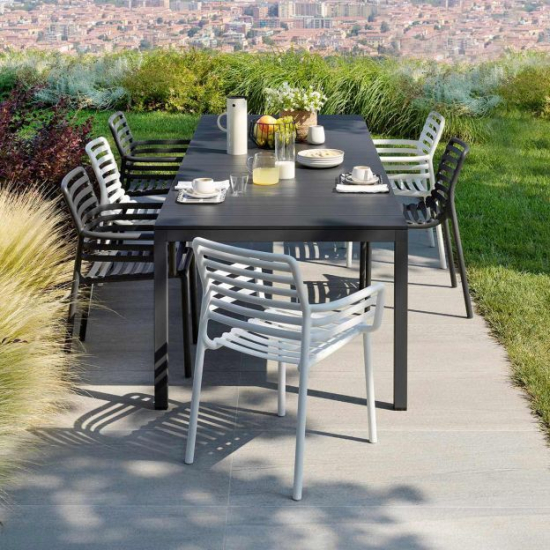 Vrtna garnitura - miza RIO raztegljiva 140(210) x 85 cm (antracit) + 6x stol DOGA z nasloni za roke v beli barvi