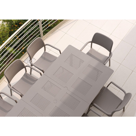 proizvajalca NARDI-a. Izjemno sodoben dizajn s funkcionalnimi lastnostmi