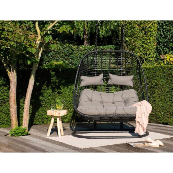 vrtna-gugalnica-decoris-viseci-stol-gugalnica-dvosed-3437162-1 dolžina je 97 cm in višina je 195 cm.