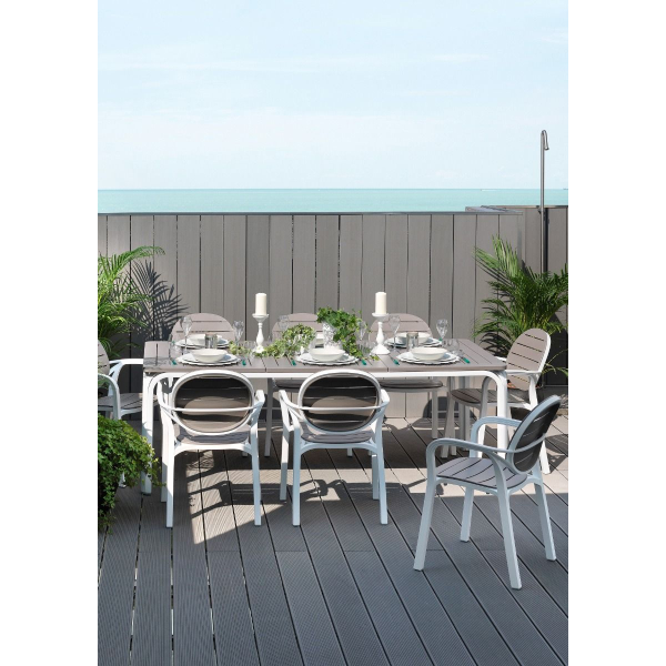 vrtna-miza-alloro-210-tortorabianco-nardi-316085-2 za vrtne garniture po vaših željah. Miza je v mediteranski bela/tortora barvni kombinaciji.