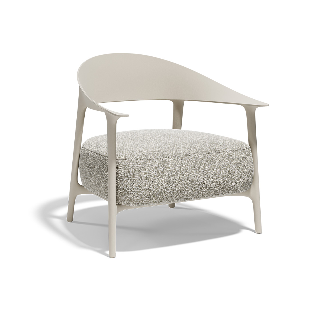 AFRICA lounge Vondom Africa lounge chair je še en vrhunski izdelek priznane kolekcije Africa, ki jo je ustvaril nagrajeni oblikovalec Eugeni Quitllet. Njegova oblikovalska filozofija temelji na elegantni preprostosti, ergonomiji in brezčasni estetiki.