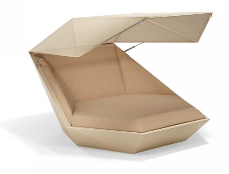 Vondom Faz daybed je sodobno zasnovan ležalnik